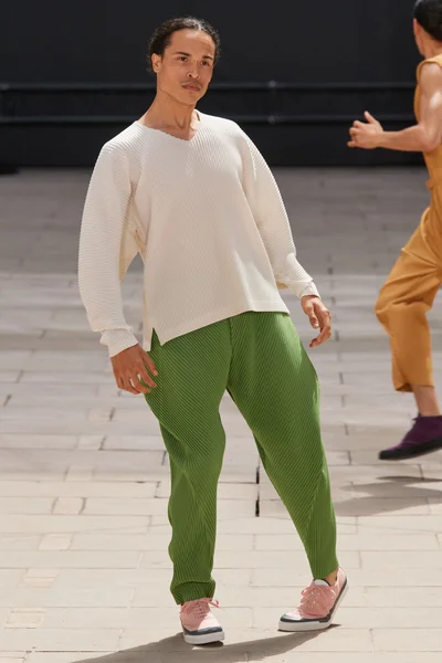 Look 29